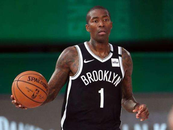 英雄出少年！17岁小胡子凌空抽射：欧冠3连斩创纪录 身价2000万欧（少年成名！17岁“小胡子”凌空破门，欧冠三连斩刷新纪录，身价2000万欧）