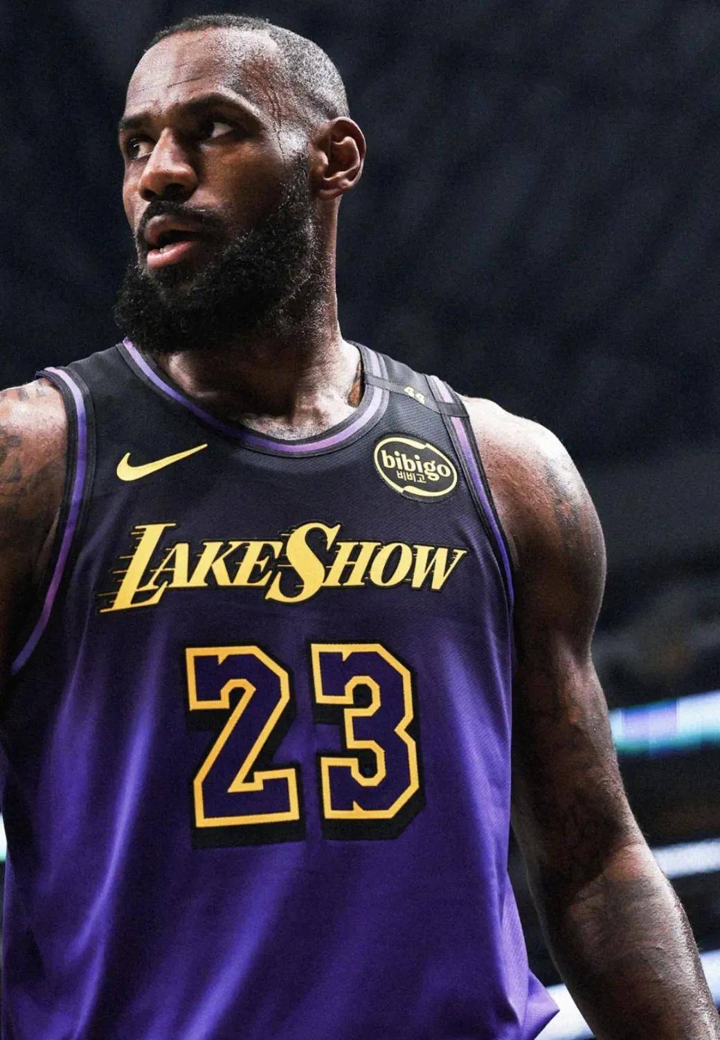 正负值-15最低！亚历山大19中7拿到22分6板4助 三分6中1（亚历山大手感低迷：19投7中拿22分6板4助，三分6投仅1中，正负值-15全场最低）