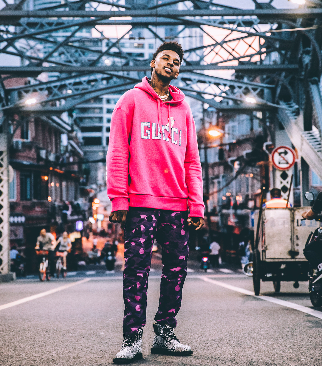 经纪人：莱万不会在冬窗离开巴萨，他专注于帮巴萨赢更多冠军（莱万经纪人：冬窗肯定不走，专注助巴萨争夺更多冠军）