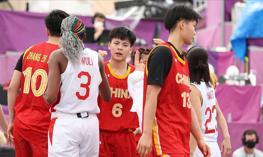 埃因霍温主帅：斯洛特会扭转局面，利物浦需要捏合优秀的球员（埃因霍温主帅：看好斯洛特力挽狂澜，利物浦需尽快磨合精英阵容）