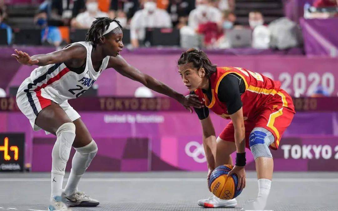 非洲杯+停赛连遭打击，曼联下轮多人缺阵维拉（非洲杯与停赛双重打击，曼联下轮对阵维拉多人缺席）