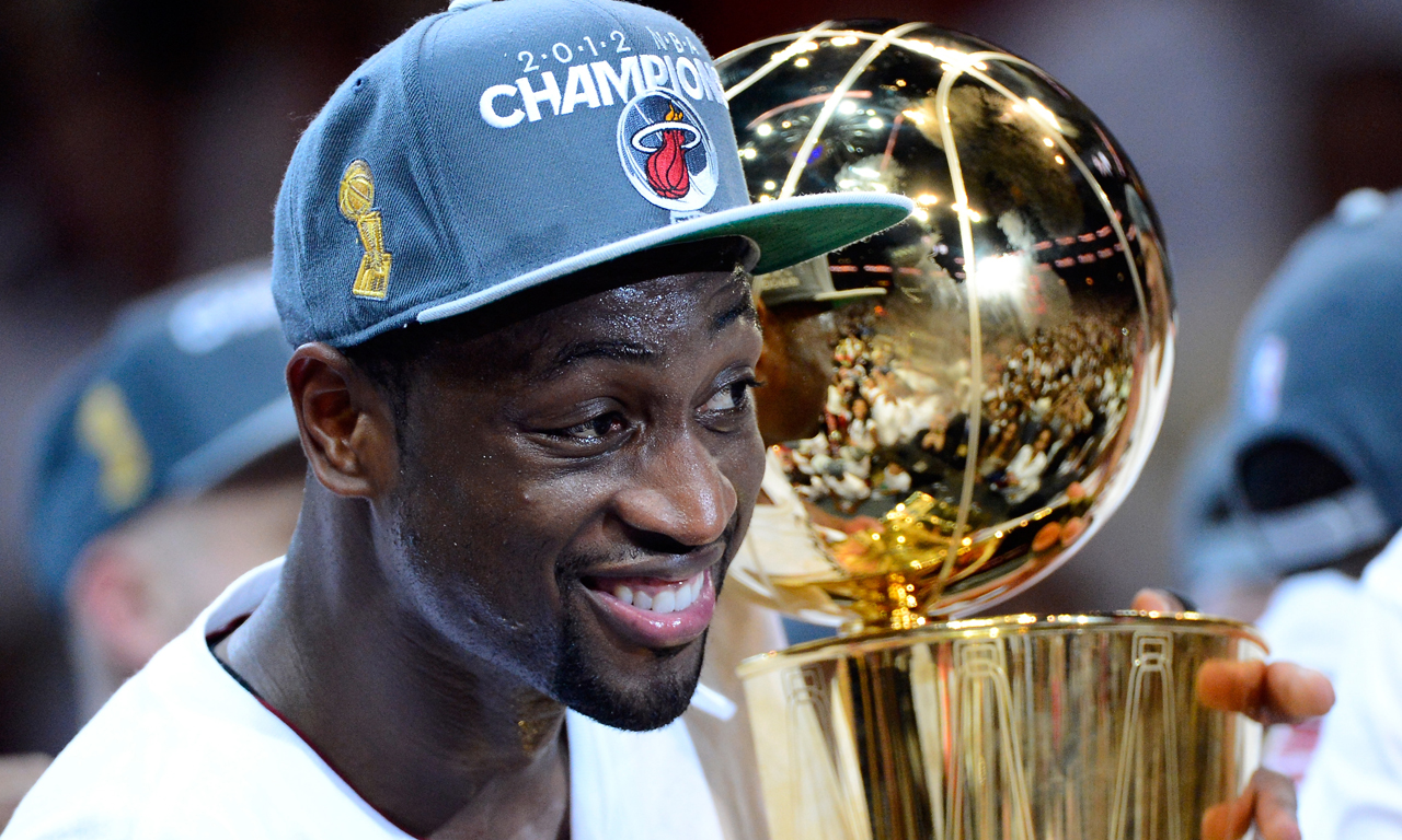 篮球NBA球员续约消息频传（NBA球员续约消息接连传出）