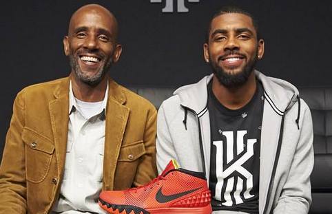 美记：特雷·杨在场时球队防守全联盟最差 他出战8场球队仅两胜（美媒：特雷·杨登场期间球队防守联盟垫底 出战8场仅取2胜）