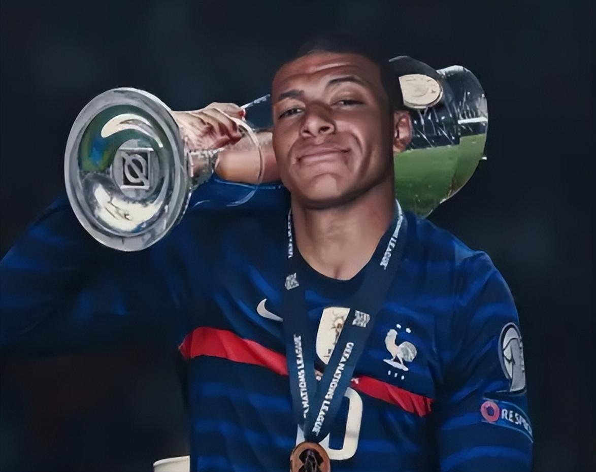 世俱杯冠军双线崩盘？从6场不败到4场不胜！欧冠掉出前10+英超跌第5（世俱杯冠军双线下滑：6场不败变4场不胜，欧冠跌出前十、英超降至第5）