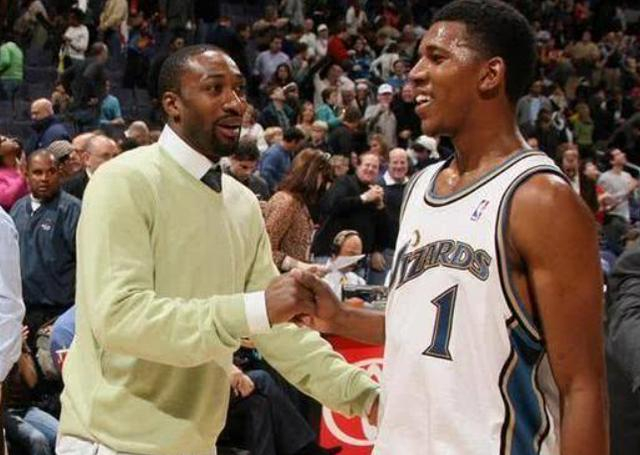 连负弱旅！骑士过去四场1胜3负，均输给战绩比自己差的球队（骑士近四战仅1胜3负，三败皆给战绩更差的对手）