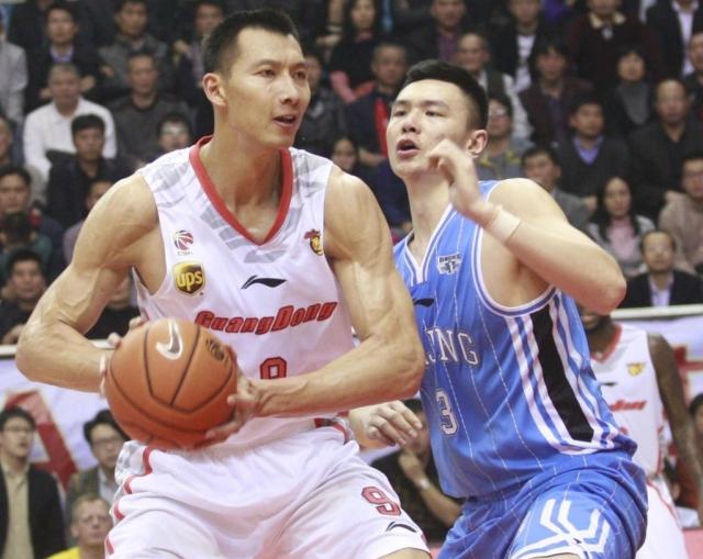 凯利这个被动，连着几次找霍伊伦最后还是没找到，（凯利过于被动，屡次寻霍伊伦仍无果）