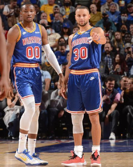 无声赛场超热血！聋人篮球开赛，这些操作太圈粉（静默赛场燃爆全场！听障篮球揭幕，这些高能操作太吸粉）