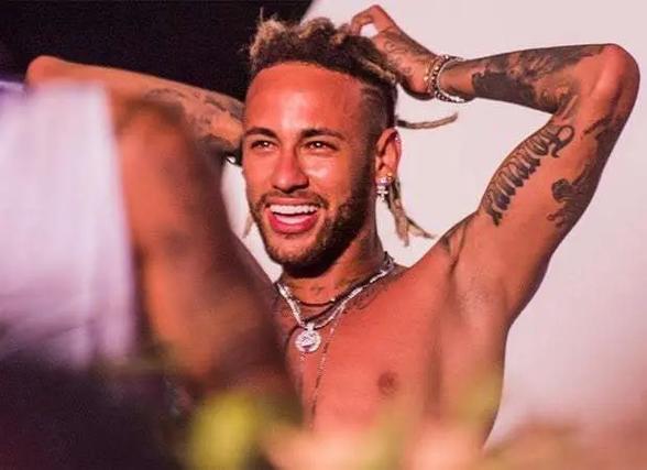 中超：武汉三镇2-0战胜上海申花（中超：武汉三镇2-0零封上海申花）