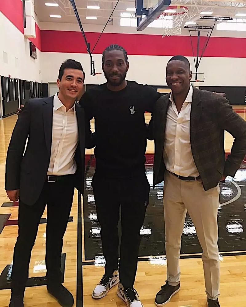 记者：邵佳一执教国足会带着部分在青岛西海岸的助手（记者：邵佳一若接手国足，将携青岛西海岸部分助手）