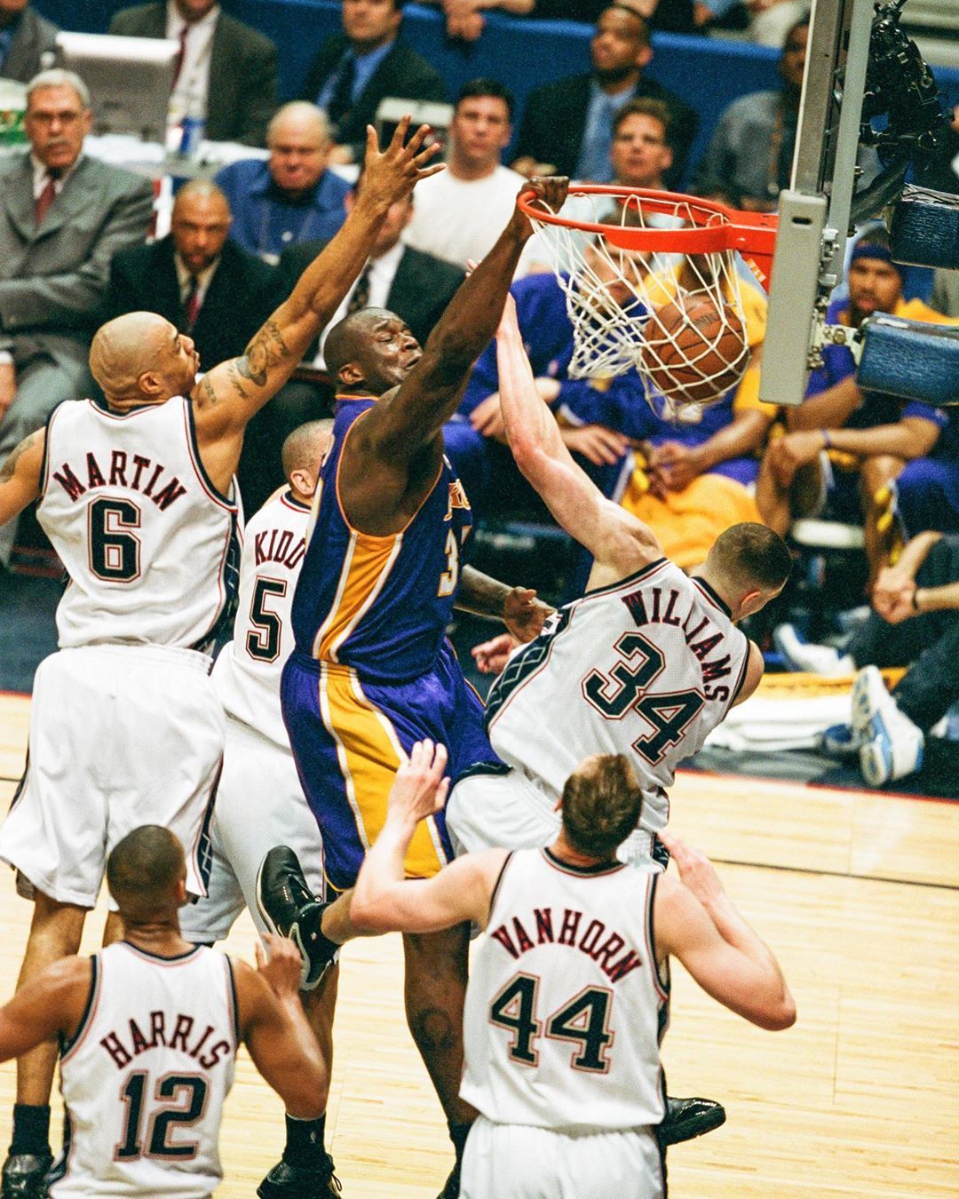 弗兰克：我的首选还是留在中国踢球；我带着喜悦与自豪离队（弗兰克：仍把留在中国踢球作为首选，带着喜悦与自豪告别球队）