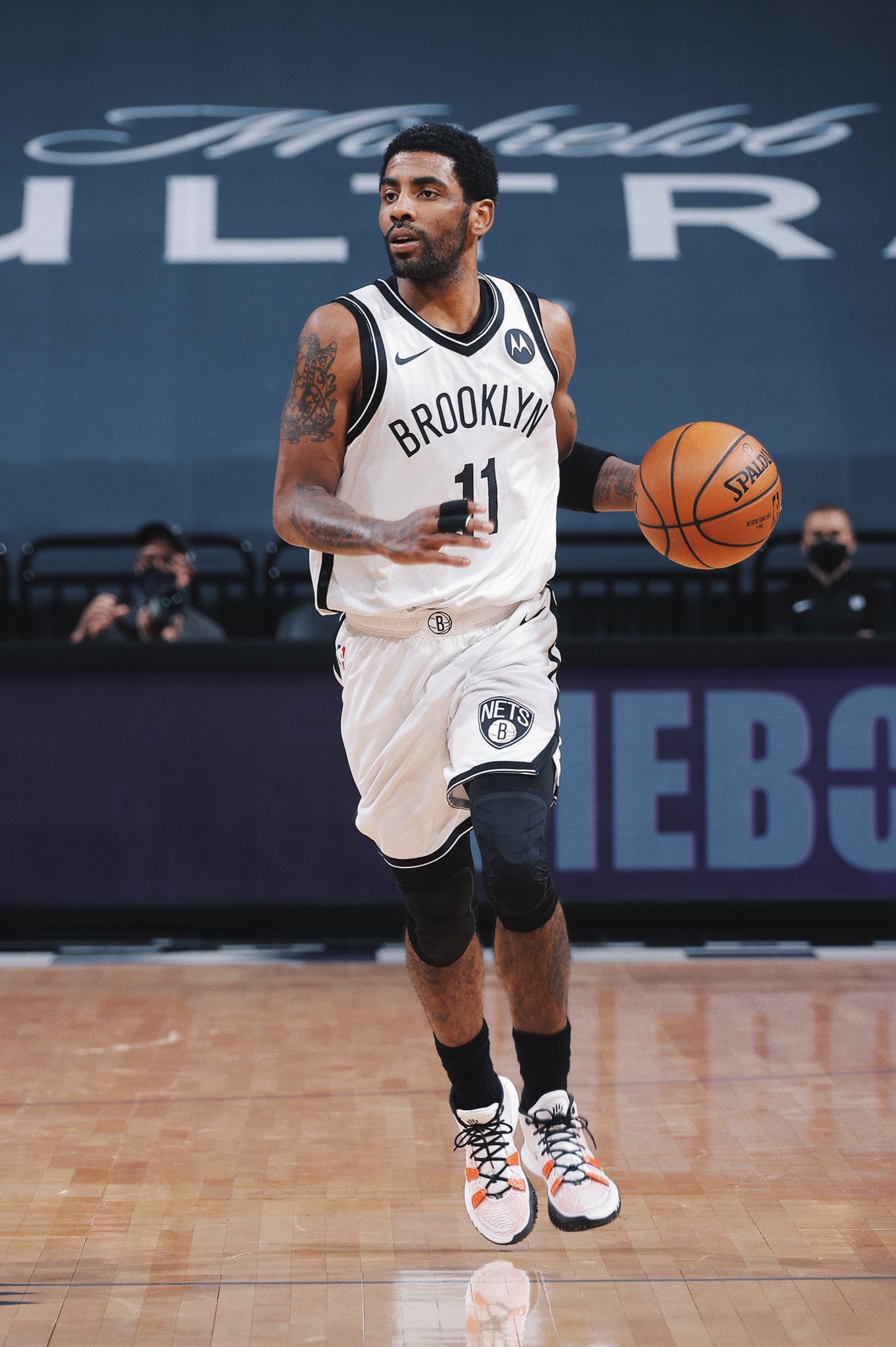 雷霆冲击季后赛形势明朗（雷霆发力，季后赛局势清晰）