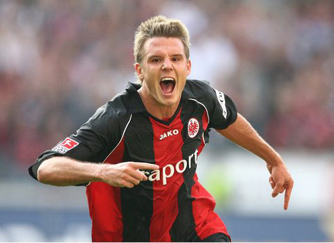 两边不讨好，瓦伦VS塞维赛后主裁判遭双方主帅声讨（瓦伦VS塞维赛后风波：主裁遭两队主帅齐声抨击）