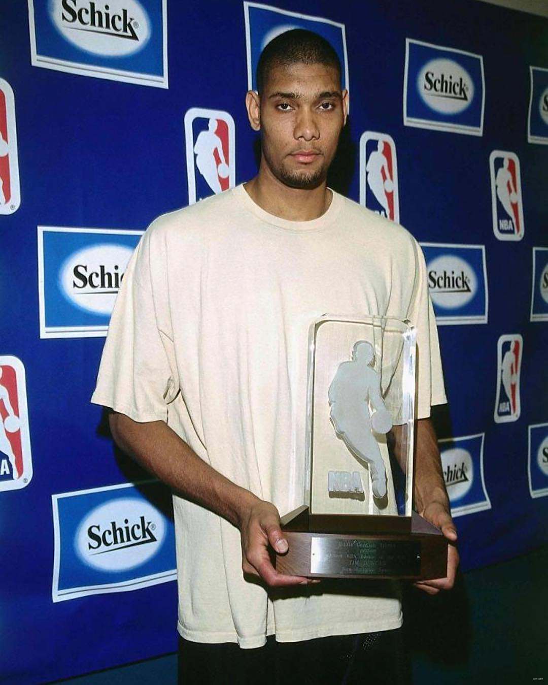 官方：米兰与百威达成全新合作伙伴关系（米兰官宣携手百威，开启全新合作伙伴关系）