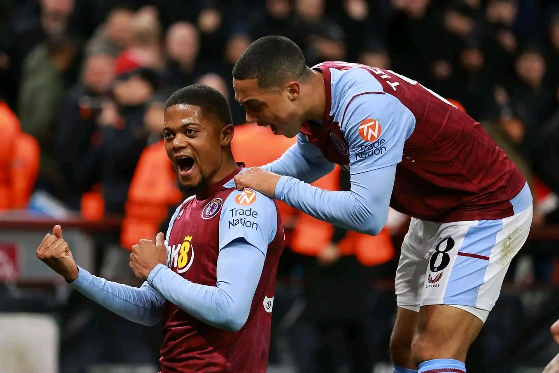 杜兰特半场20分，谢泼德高效，火箭半场57-57独行侠（杜兰特半场轰20分，谢泼德高效发挥，火箭与独行侠半场战成57平）