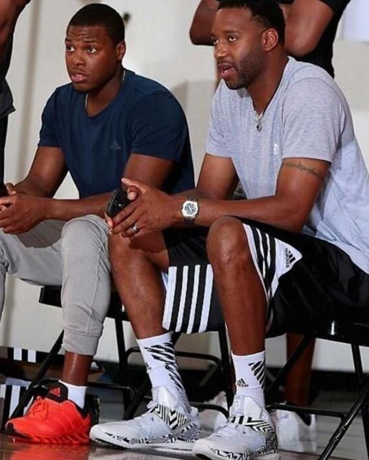 官方：71岁老帅滕·卡特执教苏里南，带队参加世界杯附加赛（官方宣布：71岁名帅滕·卡特出任苏里南主教练，率队出战世界杯附加赛）