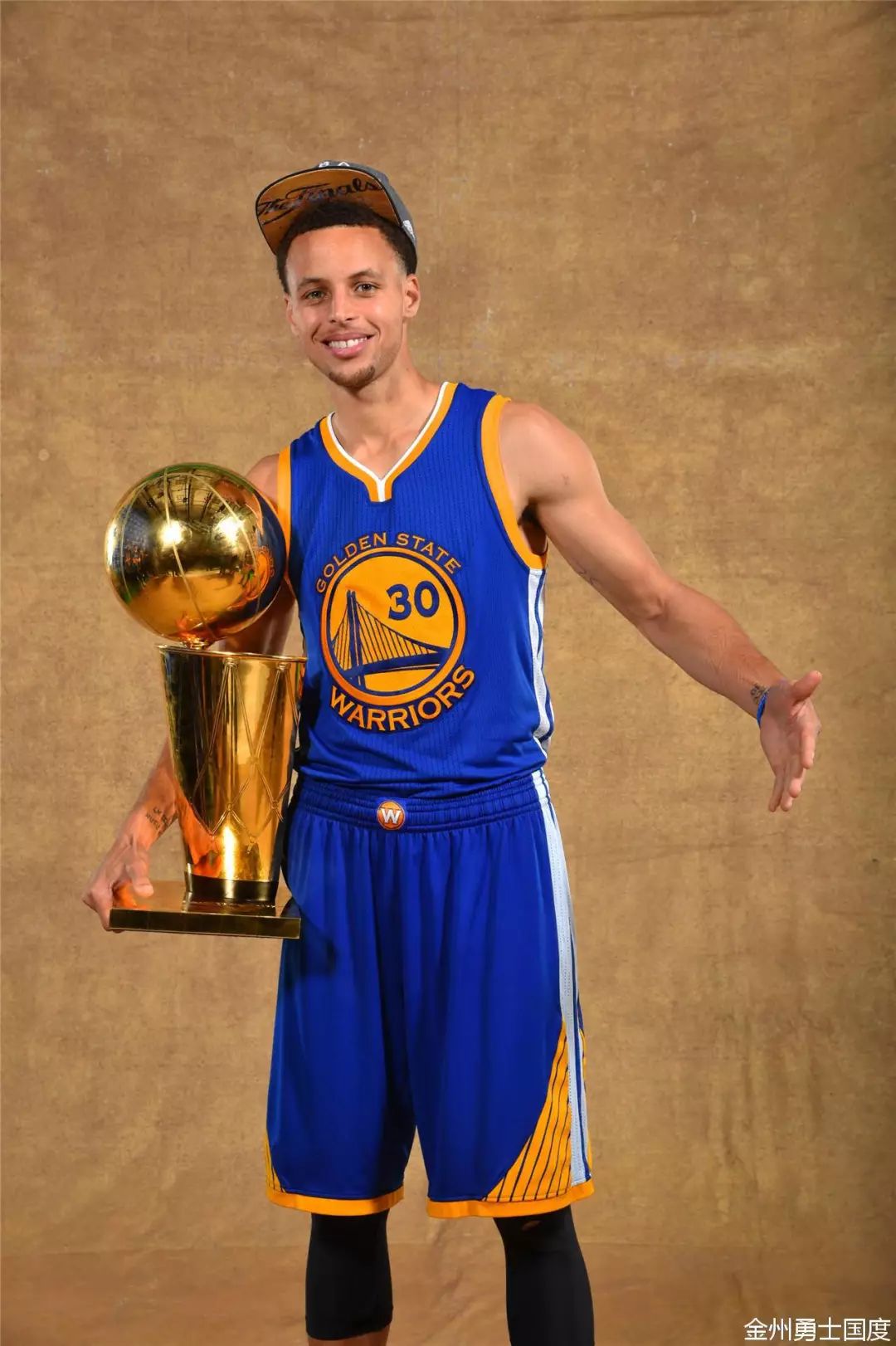 每体：自然年总进球数上升显著，亚马尔仍在快速进步中（每体：自然年进球总数明显提升，亚马尔仍在飞速成长）