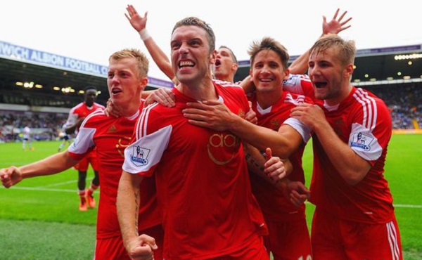 雷迪克：上半场就注意到东契奇有点一瘸一拐 目前没最新消息（雷迪克：上半场发现东契奇跛行，暂时没有新的消息）