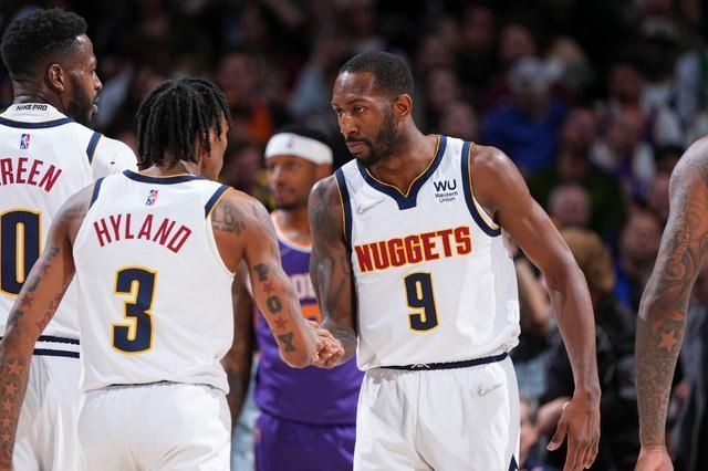 NBA现役第一人！约基奇狂砍56+16+15！剑指第四座MVP奖杯（现役最强！约基奇轰56分16板15助攻，冲击第四个MVP）