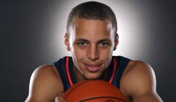 冠军搭档！德保罗已与梅西联手夺得5座冠军奖杯（梅西携手德保罗，已共同斩获5项冠军）